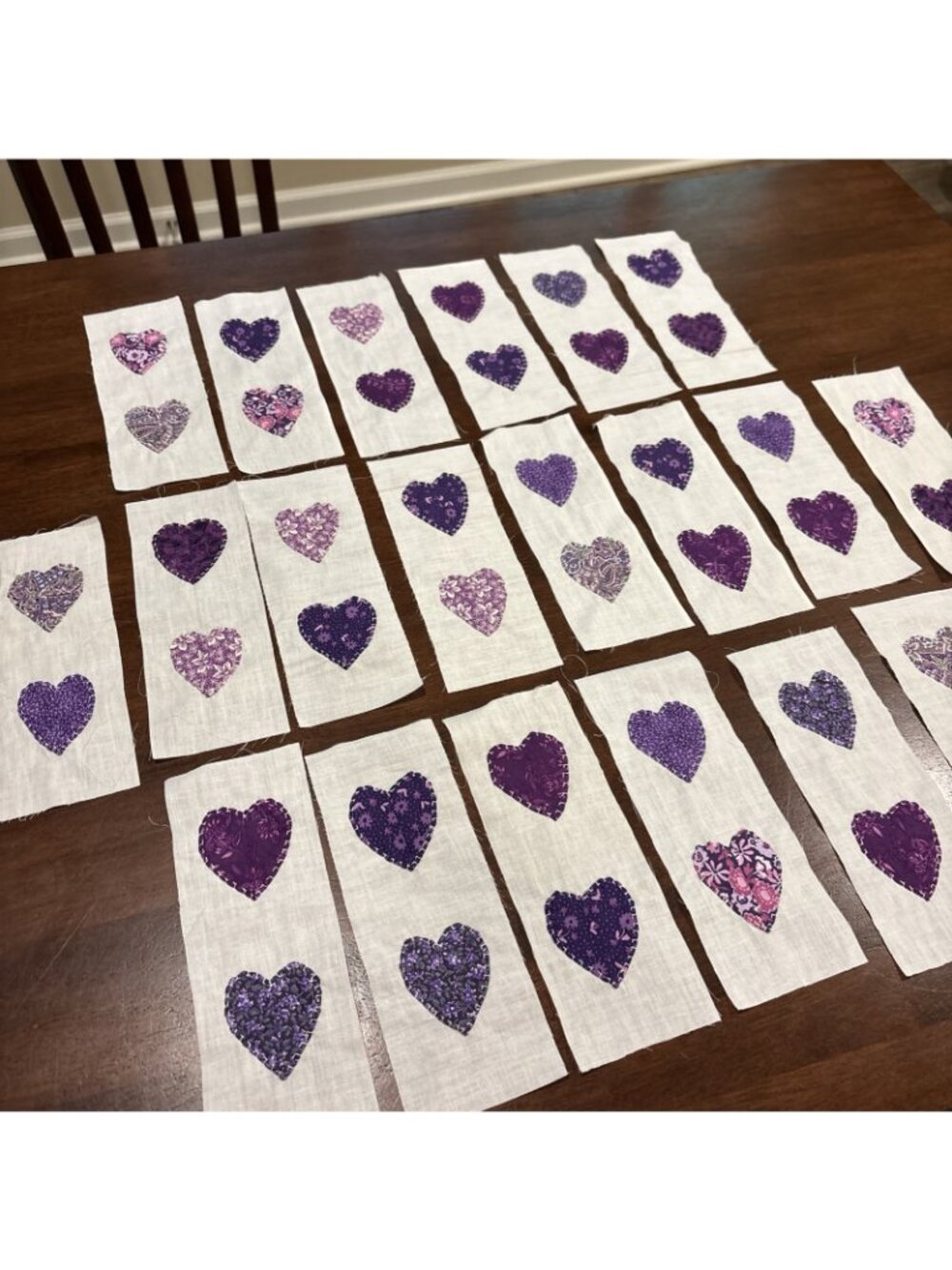 SET OF 26 HEARTS HAND APPLIQUÉD QUILTING BLOCKS 8 INCH + 20 Smalls Purple White - Picture 7 of 9